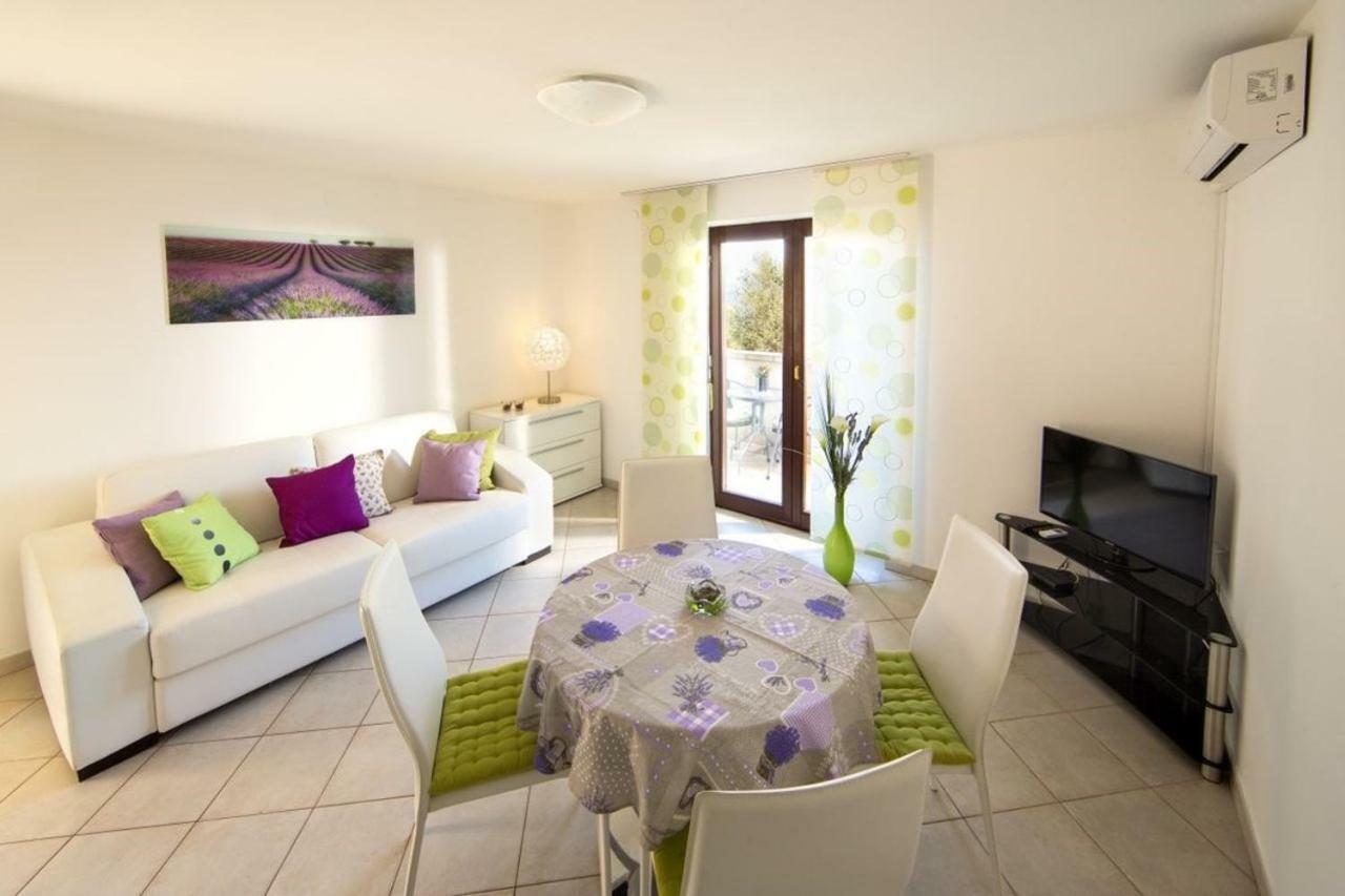 Apartment In Ravni/Istrien 8872 外观 照片